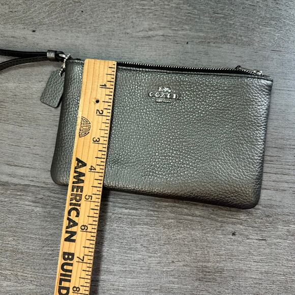 Coach Small Metallic Pebbled Leather Wristlet with Box - Picture 5 of 7